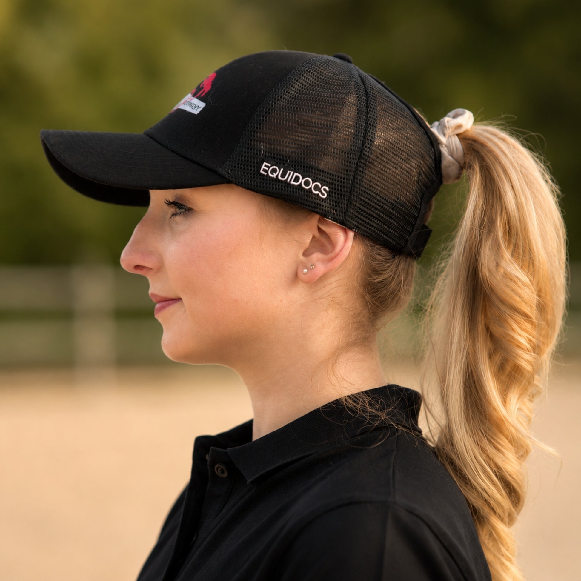 Equidocs Cap mit Zopfloch schwarz